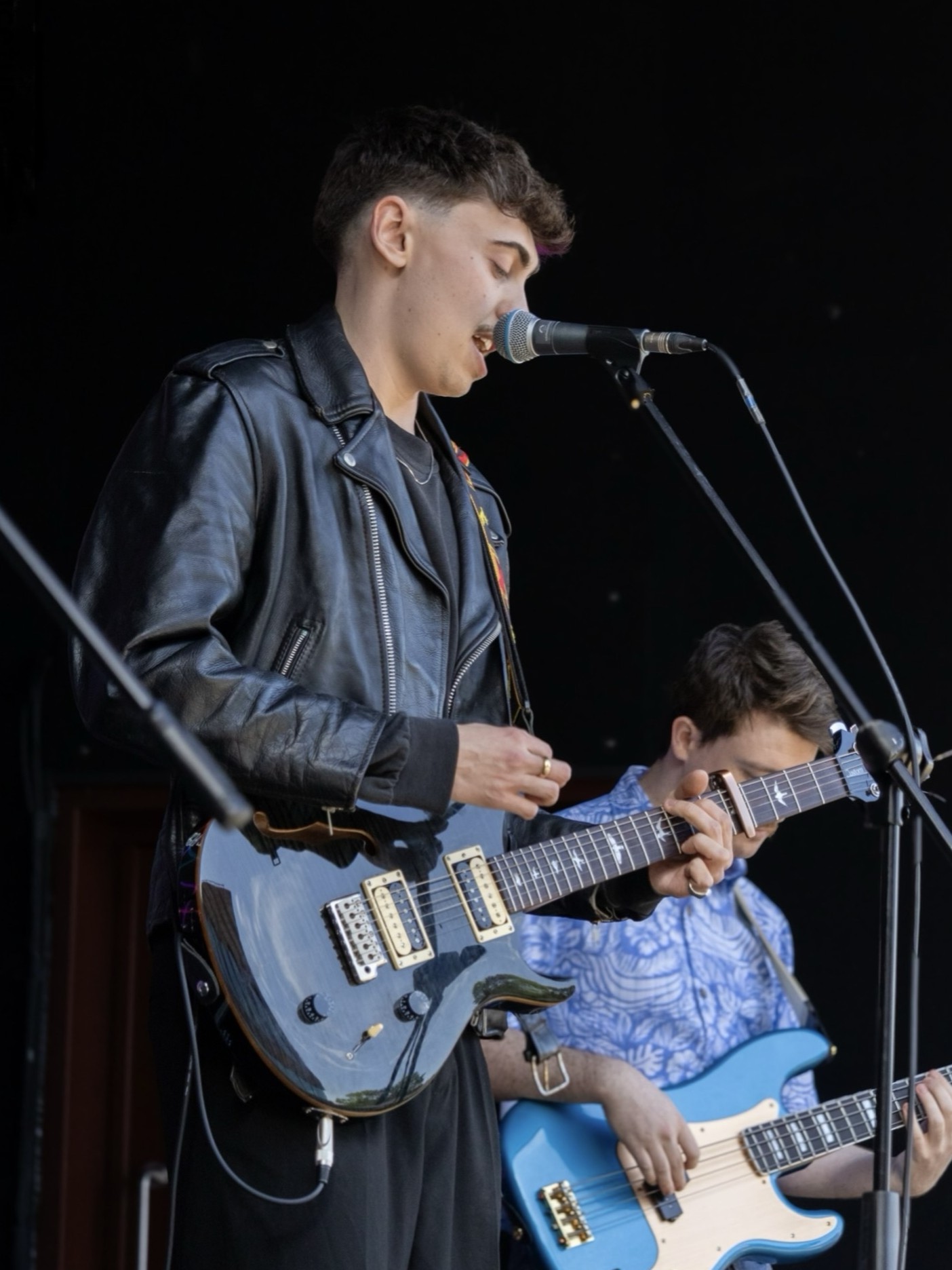 Oliver Rose playing at a festival